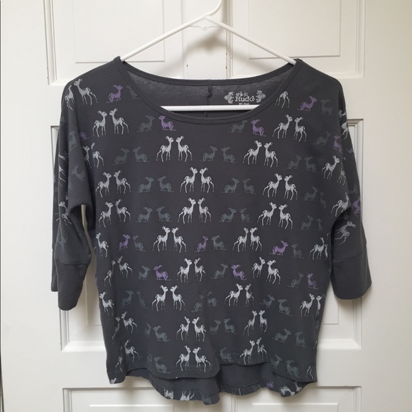 Deer Top - Picture 1 of 2